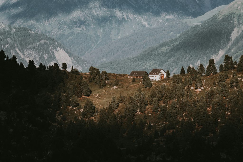 hiking photographer